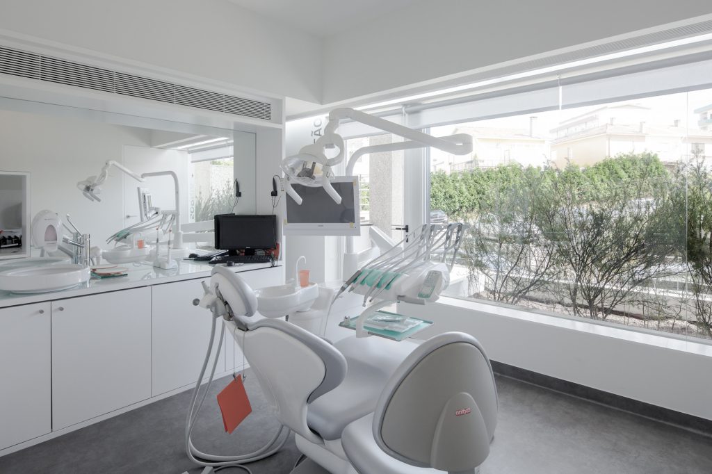 طراحی داخلی مطب دندانپزشک
