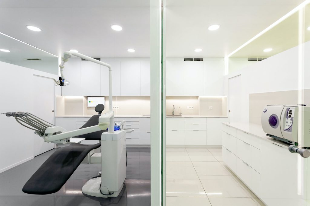 نمونه طراحی داخلی مطب دندانپزشکی