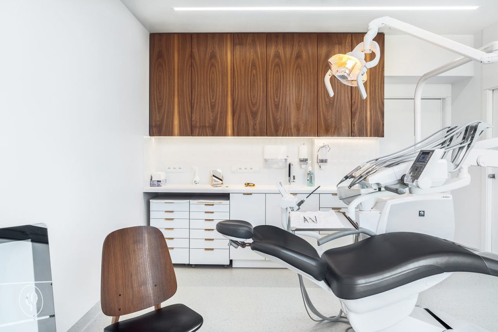 هزینه بازسازی مطب دندانپزشکی